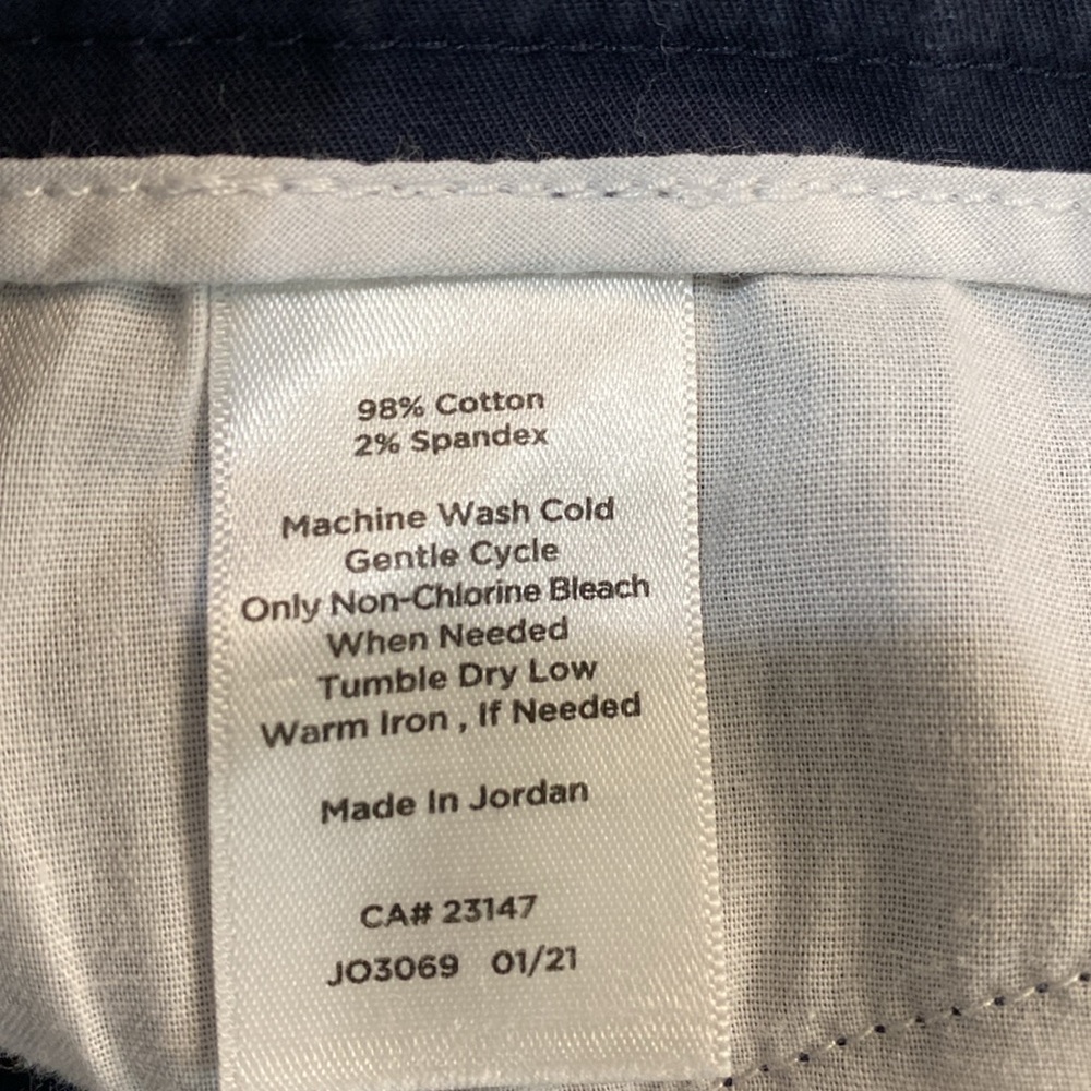 Talbots Capri "Skimmers" Navy Blue Button Details Preppy Classic Size 16‎ - Picture 11 of 11